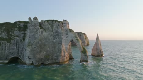 Luftaufnahme-über-Den-Klippen-Von-Etretat