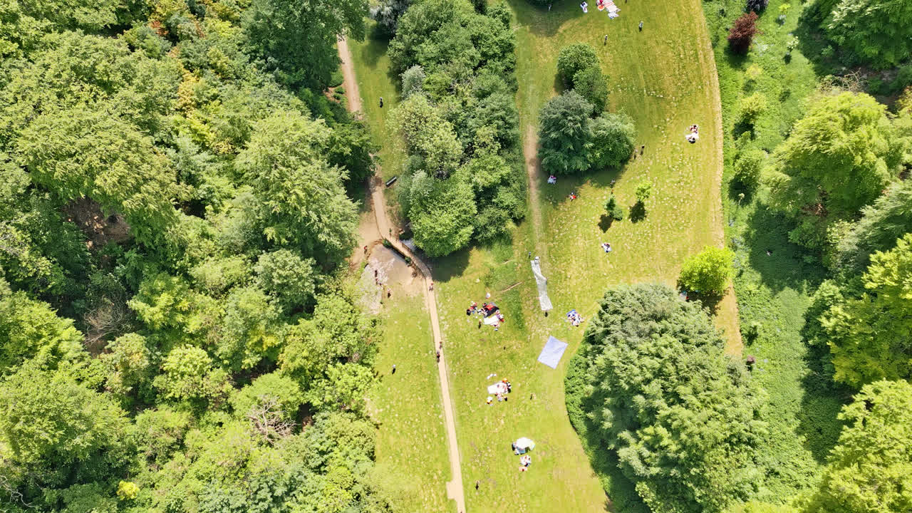 드론 에서 볼 수 있는 영국 의 시골 공원