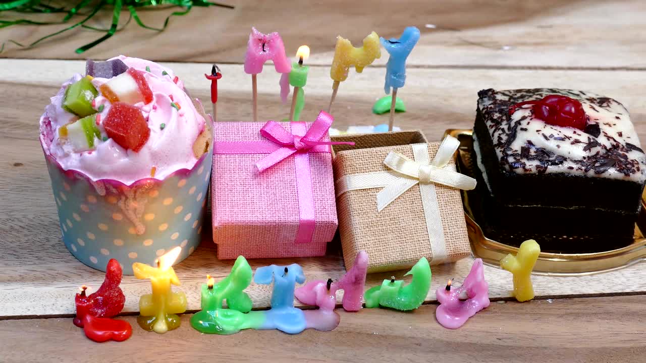 romántico cumpleaños a la luz de las velas