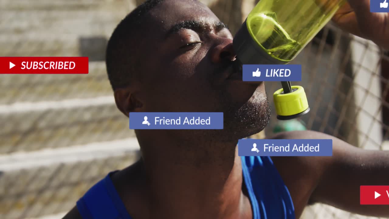 animación de iconos de notificación sobre atleta masculino afroamericano bebiendo agua de la botella