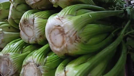 stalks of celery laying on each other