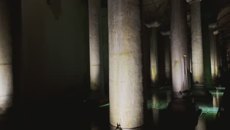 cisterna de la basílica en la ciudad de estambul, turquía