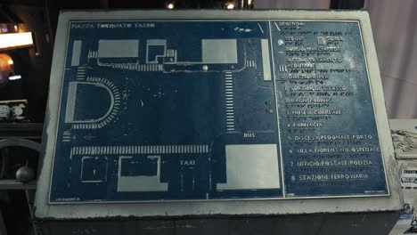 piazza torquato tasso mapa señal de primer plano, sorrento en italia
