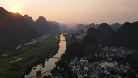 Beautiful-Landscape-at-Sunset-of-Guilin,-Yangshuo---Breathtaking-Aerial