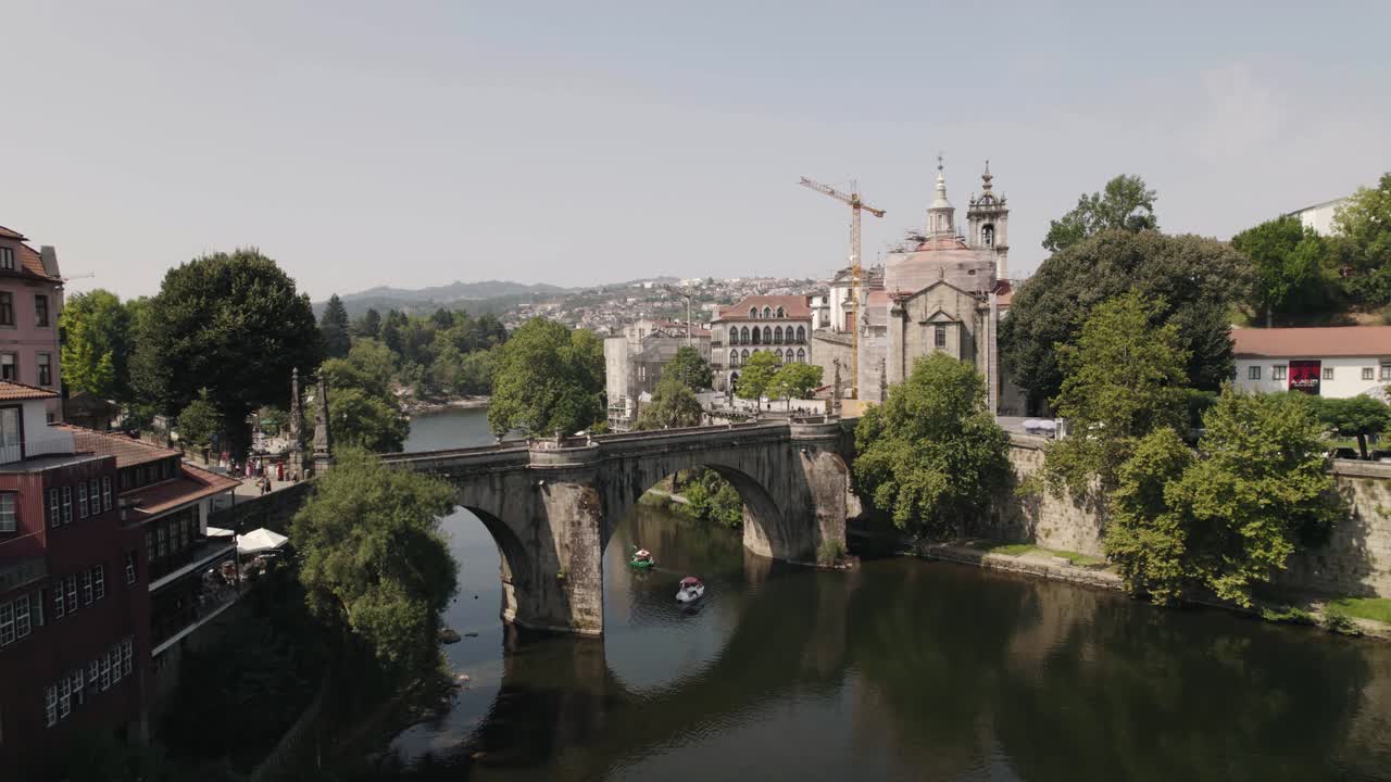 포르투갈의 아마란테 상 곤칼로 다리, 가톨릭 교회 및 수도원