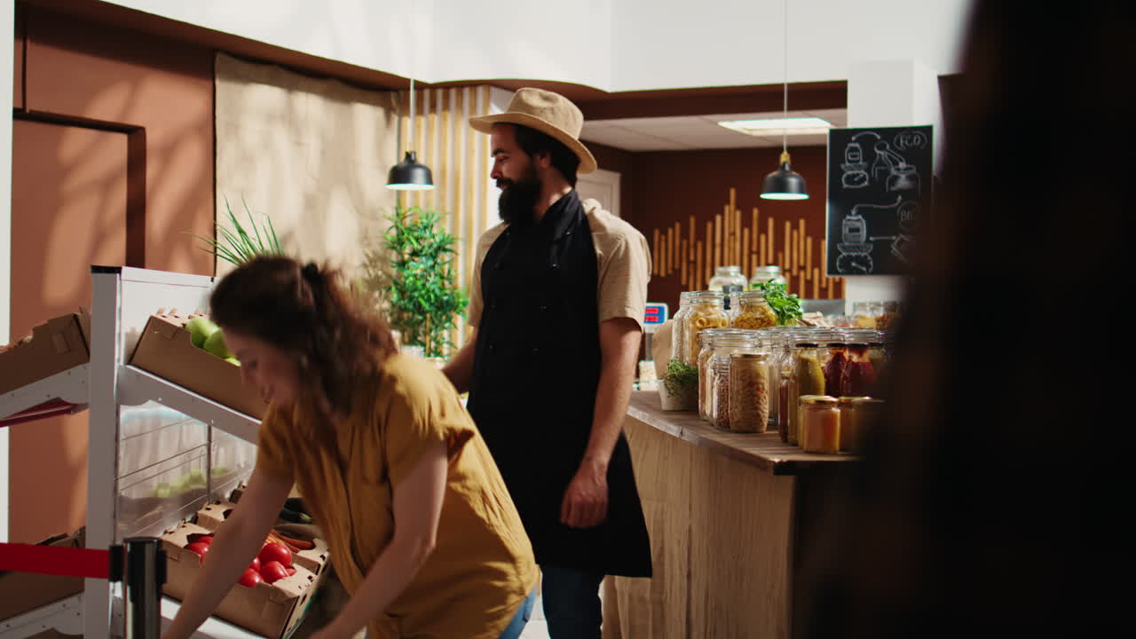 gran apertura del supermercado ecológico local