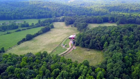 Heusaison-Und-Frisch-Gemähtes-Feld.