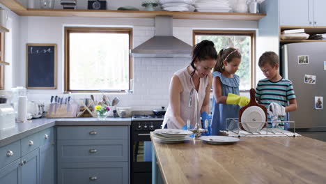 Everyone-is-helping-out-in-the-kitchen-today