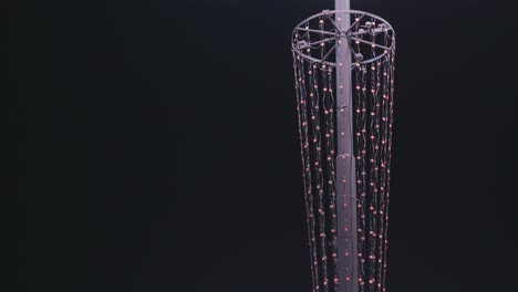 poste iluminado con luces decorativas de led