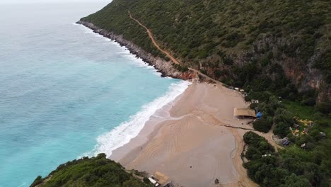 Luftaufnahme-Des-Strandes-Von-Gjipe-In-Albanien