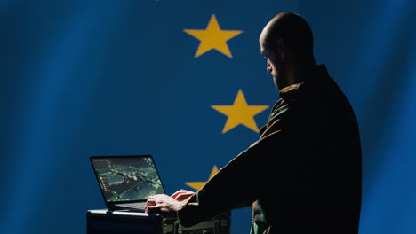 Soldat-Der-Europäischen-Union-Im-Kontrollraum-Nutzt-Militärtechnik