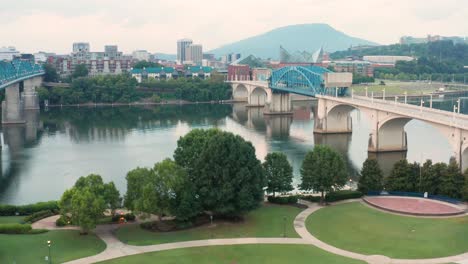 Antena-Ascendente-Revela-El-Horizonte-De-Chattanooga-Y-La-Vista-De-La-Ribera