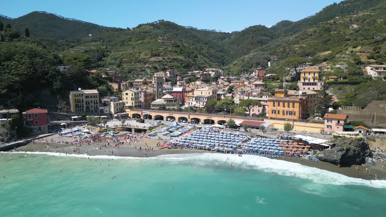 몬테로소, 피네 테레, 이탈리아