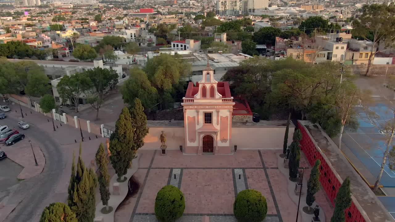 panteón de ilustres queretanos, cementerio militar en santiago de querétaro, méxico