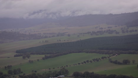 Blick-über-Die-Region-New-South-Wales-In-Der-Nähe-Des-Aussichtspunkts-Southern-Cloud-Memorial-An-Einem-Bewölkten-Tag