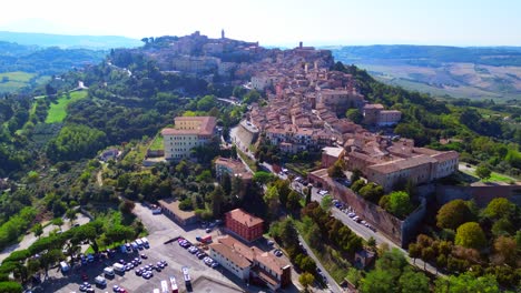 Bester-Luftflug-Von-Oben-Montepulciano-Toskana-Mittelalterliches-Bergdorf