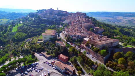 mejor vista aérea desde arriba vuelo montepulciano toscanía pueblo medieval de montaña