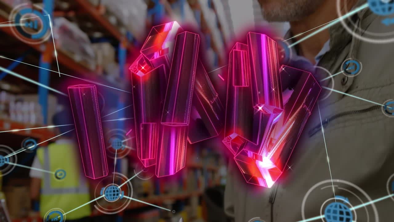 cristales rosados y una red de iconos digitales contra el supervisor masculino que comprueba las existencias en el almacén