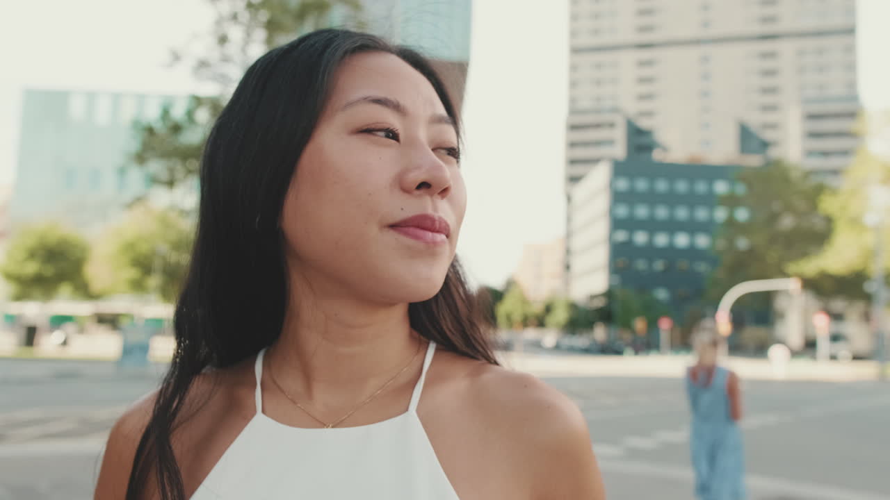 도시에서 여자의 초상화