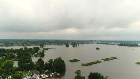 Aerial-View-Of-Reeuwijkse-Plassen-On-A-Gloomy-Day-In-Reeuwijk,-Netherlands