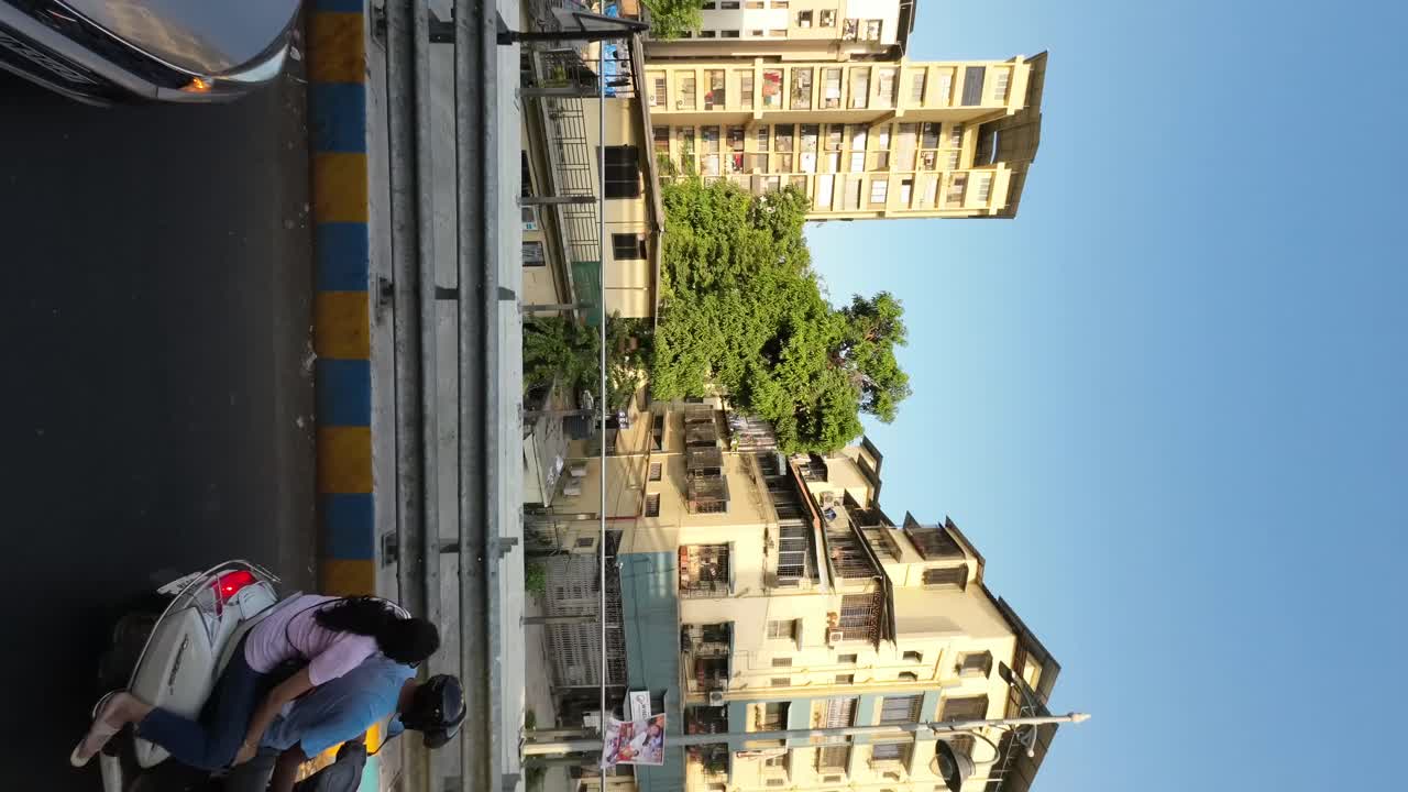 viajando por la mañana timelaps video en vista vertical