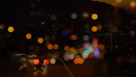 Coches-Circulando-Por-La-Carretera-De-La-Ciudad.