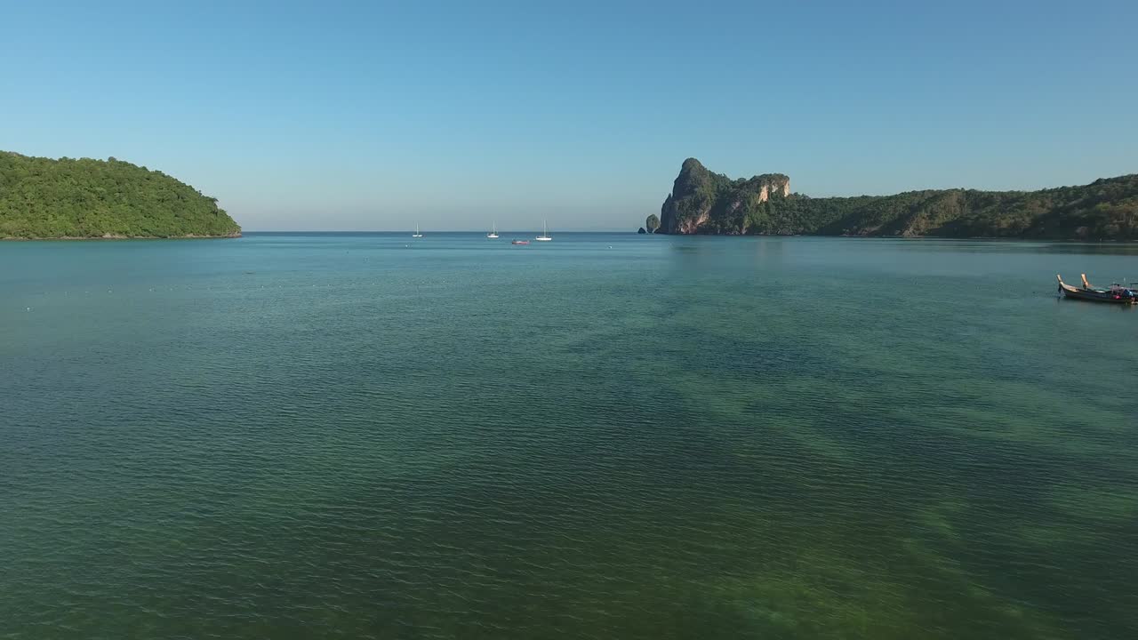 Kauai Hawaii - Vista aerea della costa oceanica con drone