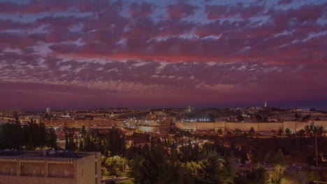 el lapso de tiempo de la ciudad vieja de jerusalén del día a la noche en israel