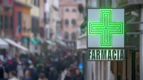 Letrero-De-Farmacia-En-Italia