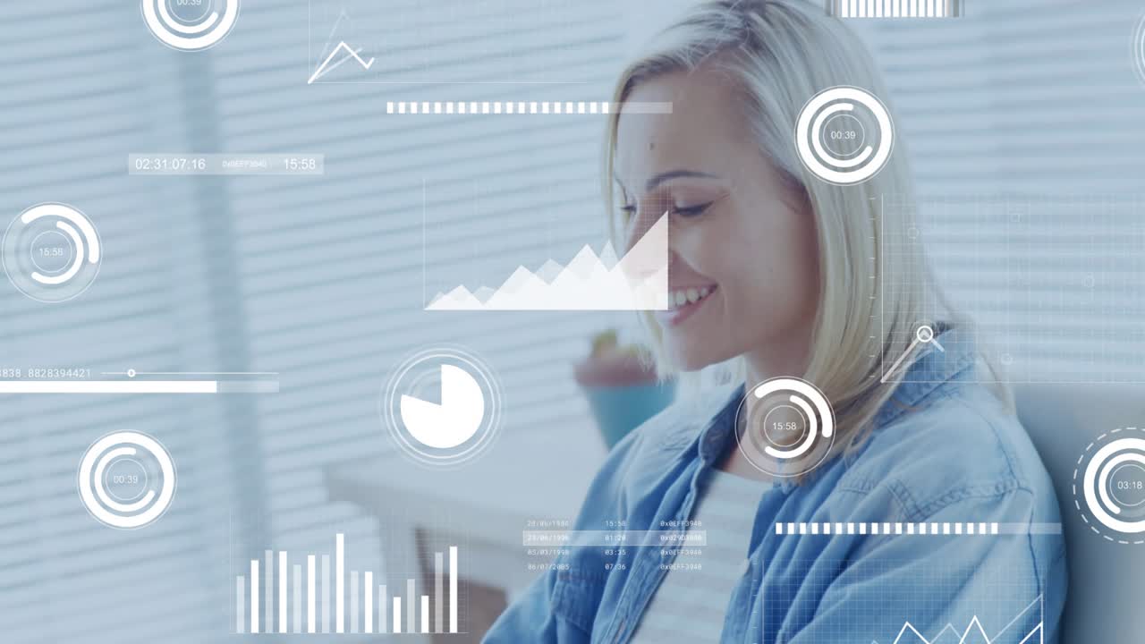 Mujer escribiendo en un portátil, mostrando gráficos y diagramas translúcidos mientras monitoriza analíticas