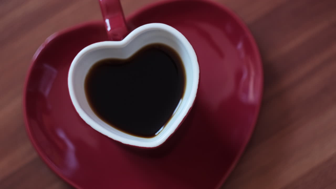 taza de café en forma de corazón