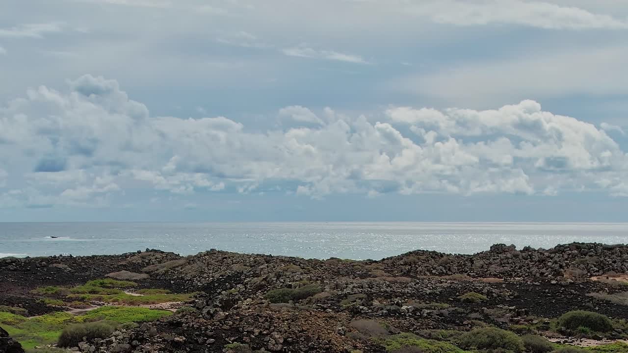 Cielo e mare si incontrano sulla costa delle Isole Canarie in Spagna