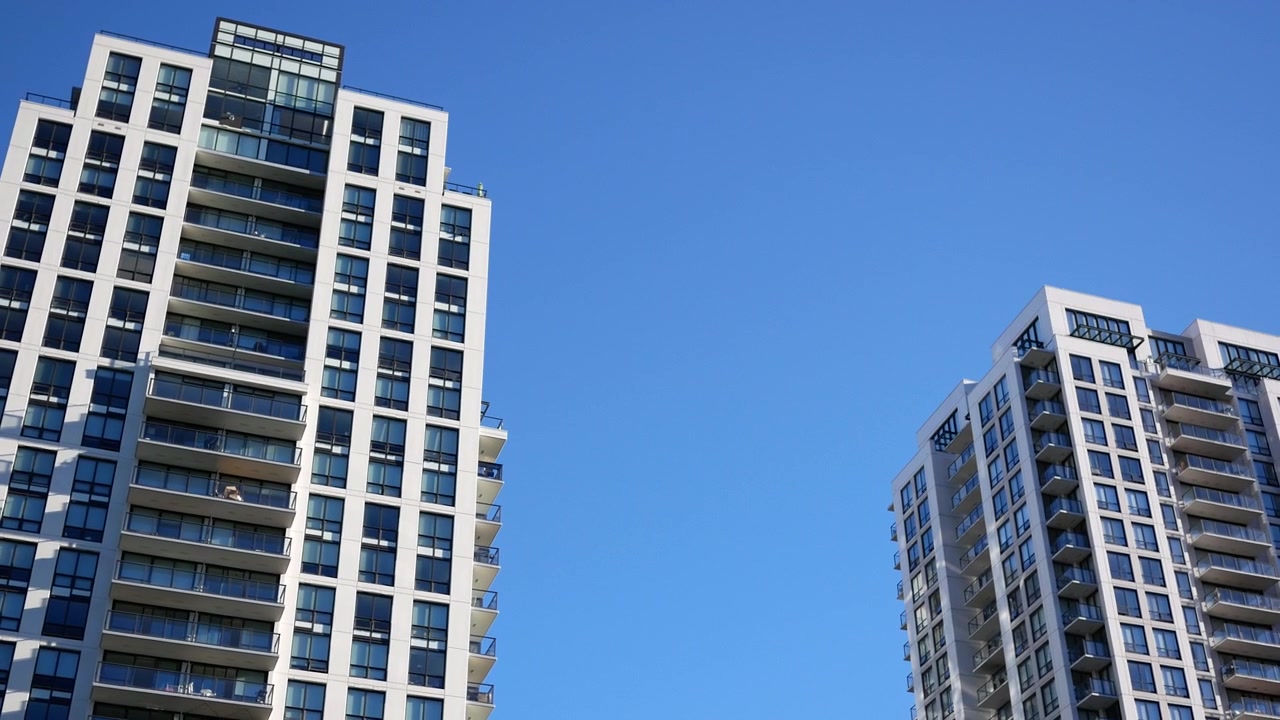 Architecture urbaine contemporaine avec des condominiums de luxe en ville