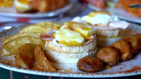 delicious-breakfast-in-fancy-restaurant-close-up-shot,-insert-shot