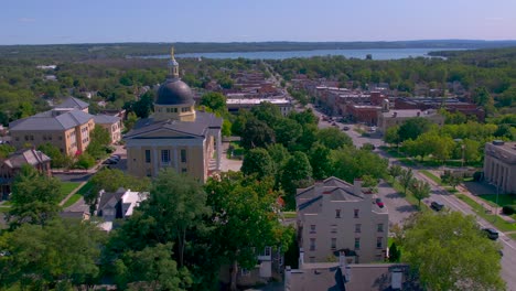 Killer-view-of-the-Beautiful-Ontario-County-Courthouse-overseeing-the-rest-of-the-city-in-Canandaigua,-New-York-near-Canandaigua-Lake