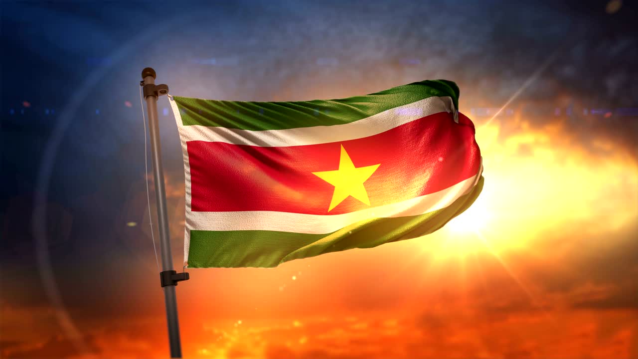 수리남의 발은 아름다운 해가 뜨는 순환 속도 느린 모션 4k에서 백라이트됩니다.