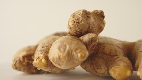 Close-up-shot-of-a-rotating-brown-ginger