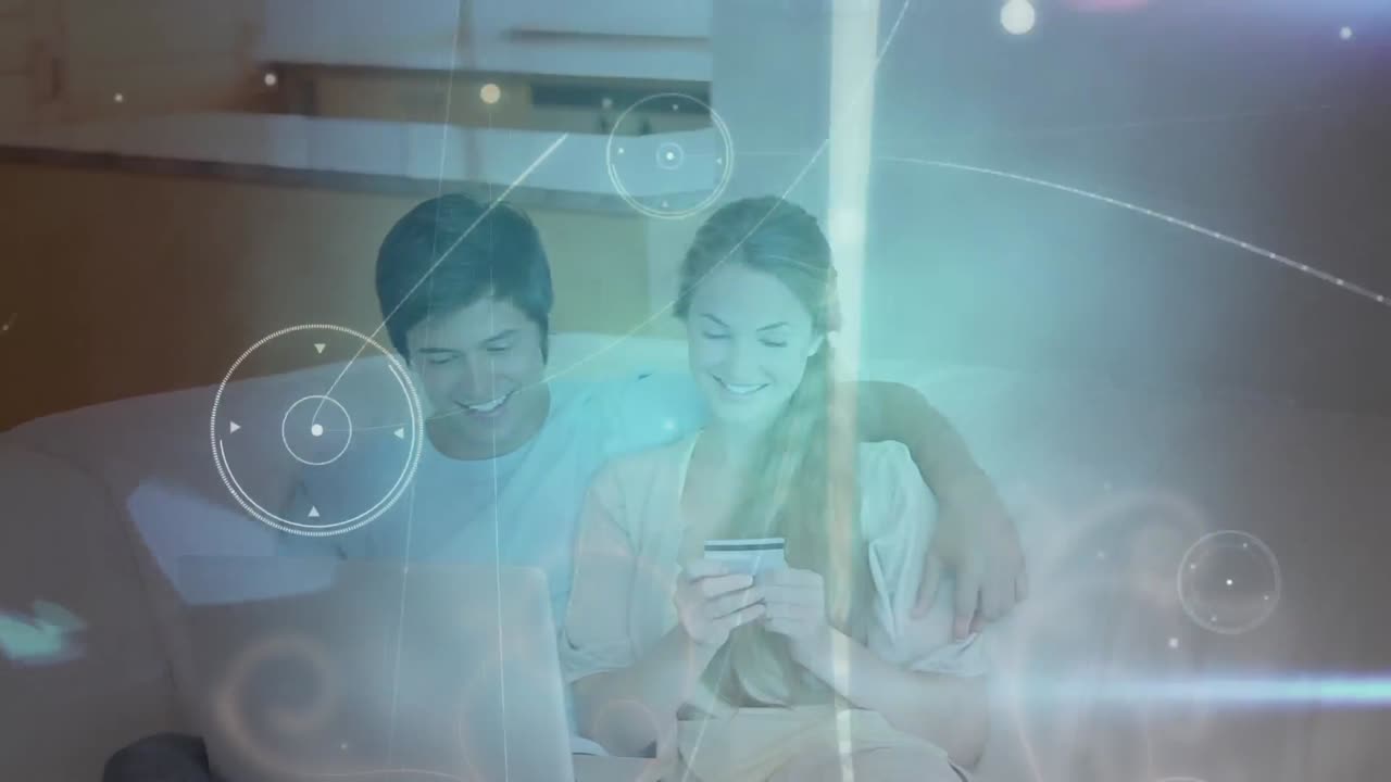 animación de la red de conexiones a través de una pareja que paga en línea utilizando una computadora portátil