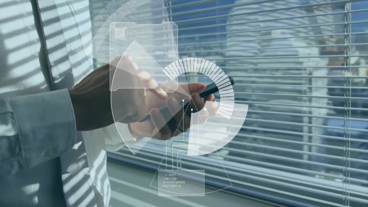 animación del escaneo del alcance y el procesamiento de datos sobre un hombre de negocios que usa un teléfono inteligente