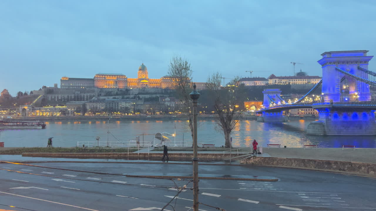 Stunning Night View of Budapest's Chain Bridge and Buda Castle