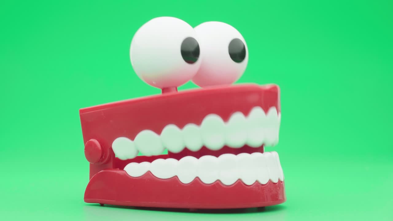 los dientes de juguete se mueven juguete modelo de diente gracioso.