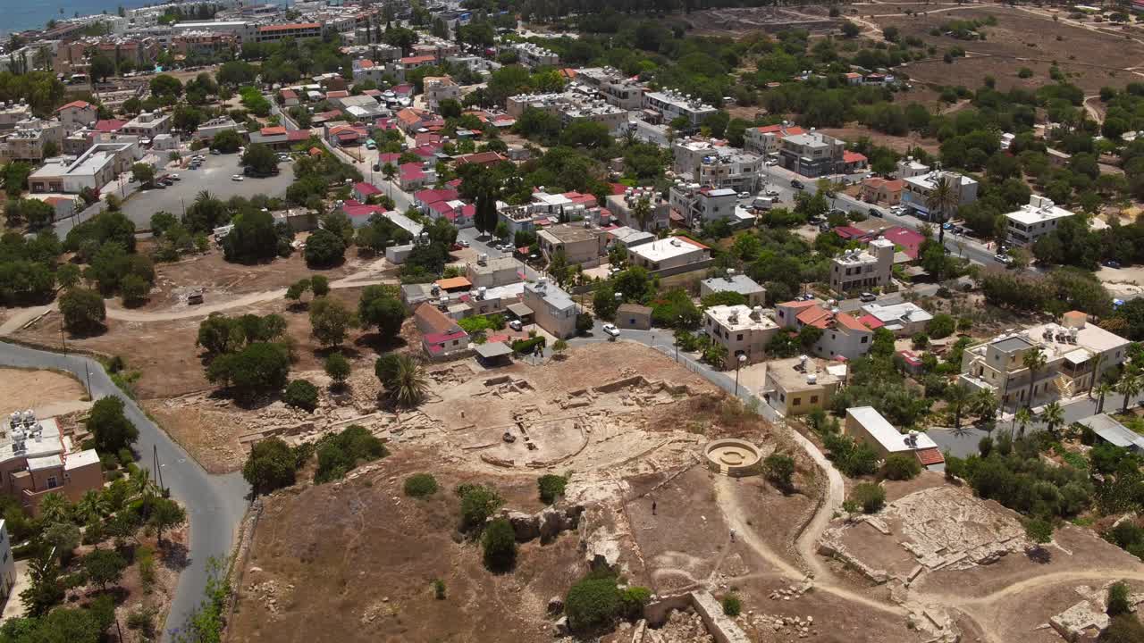 tomas aéreas de resorts y playas de paphos, chipre