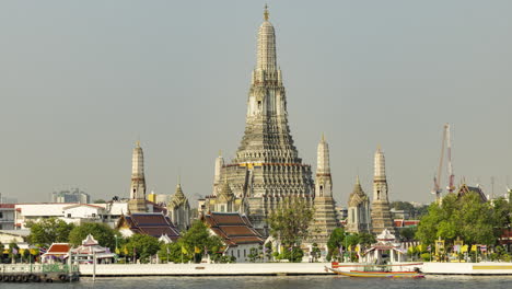 wat arunchawararam ratchawaramahawihan, en la ciudad de bangkok, tailandia