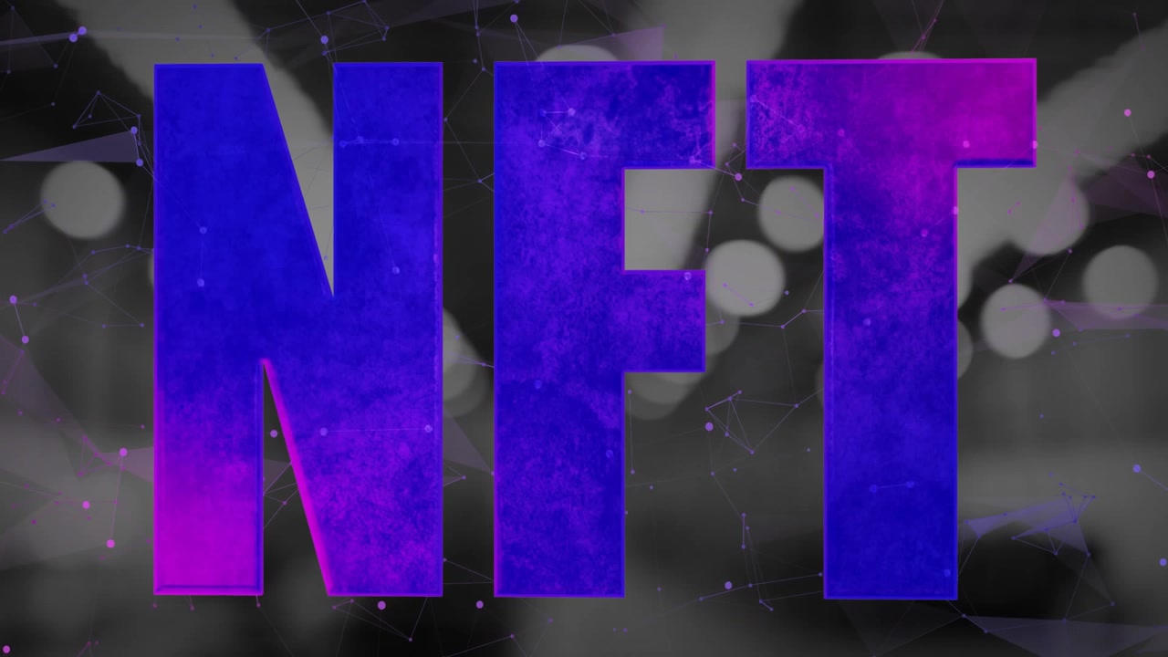 Lettere NFT renderizzate con una sfumatura viola magenta, che fluttuano su nodi di rete con effetto bokeh sfocato.