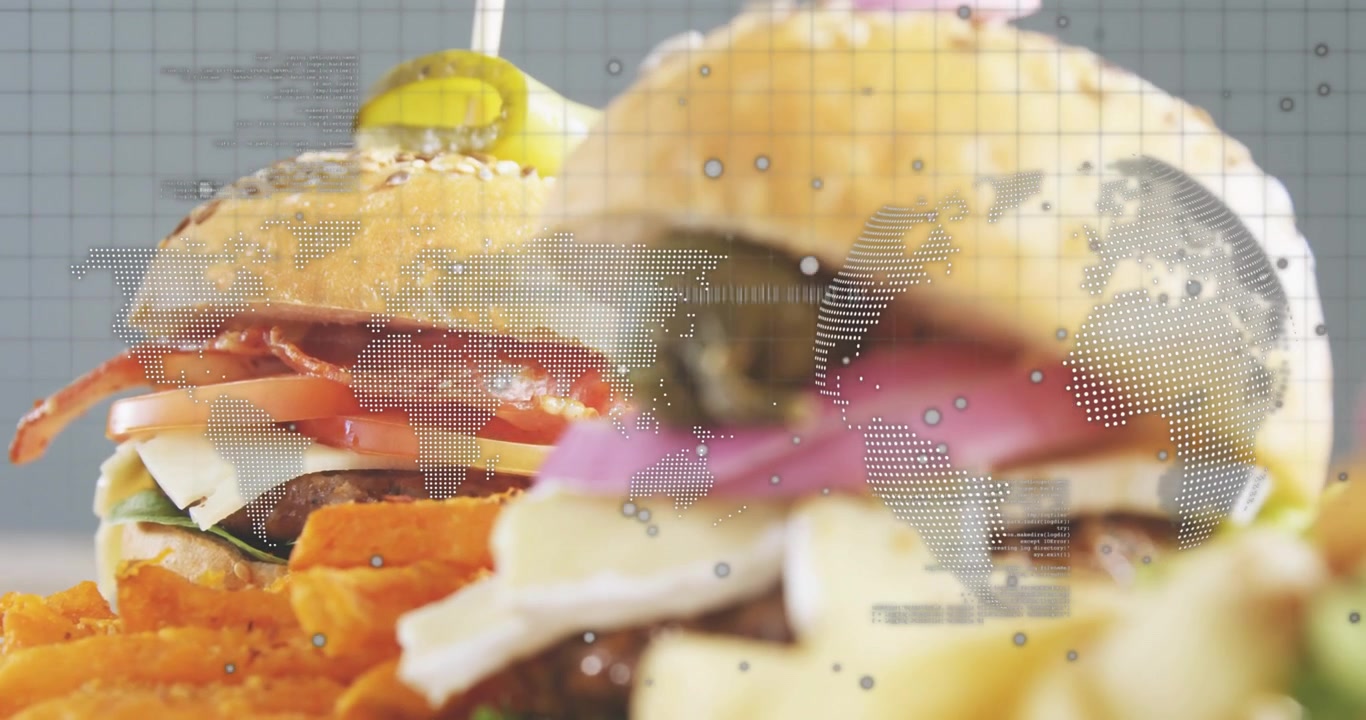 グルメバーガーとフライドポテトに重ねられたデジタル世界地図とデータオーバーレイ