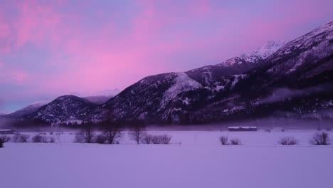 Hora-Dorada-De-Invierno-En-La-Ciudad-Nevada-#2