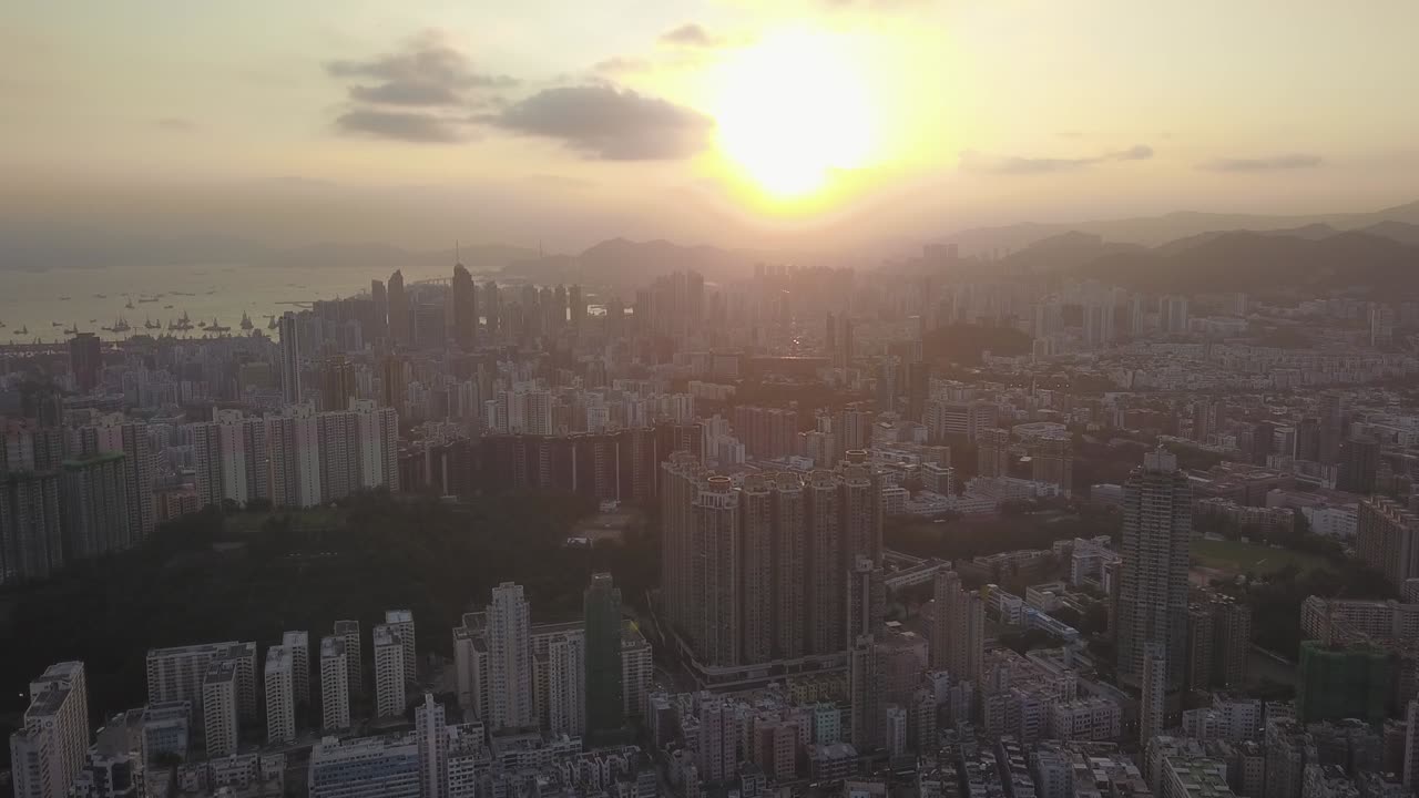 Filmagem aérea do Distrito de Kowloon em Hong Kong.