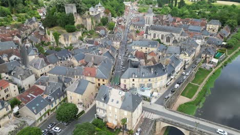 Montignac-Lascaux-Ciudad-Francia-Drone,-Aéreo,-Vista-Desde-El-Aire