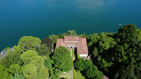 Increíble-Villa-En-El-Lago-De-Como,-Italia