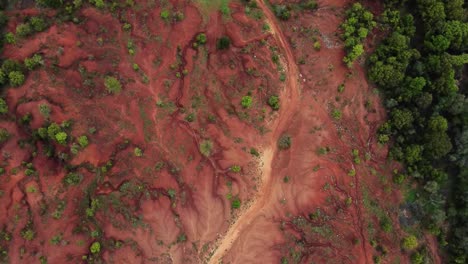 Un-Hermoso-Paisaje-Natural-Que-Parece-Un-Escenario-De-Película-O-Valles-En-Marte